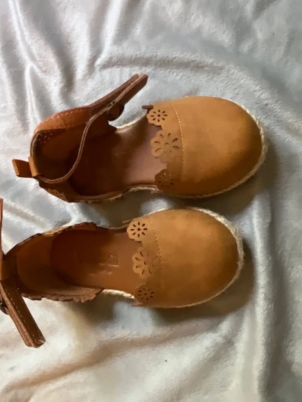 Girls Espadrille Sandals - Tan (size 6) Like New